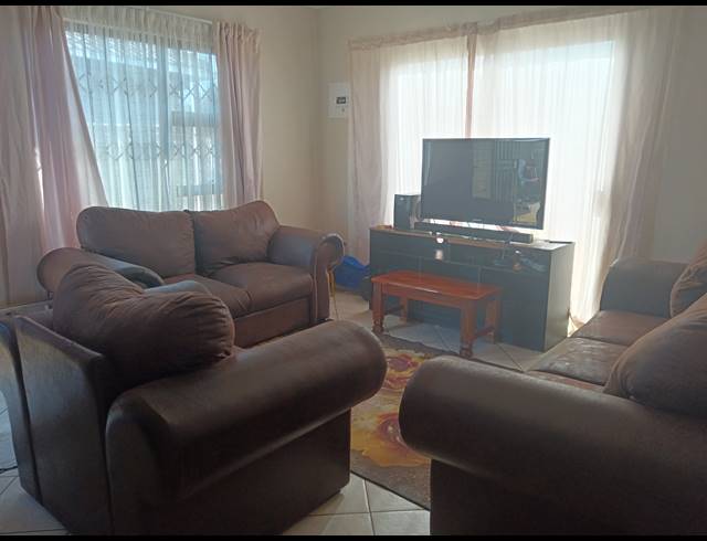 3 BEDROOM HOUSE FOR SALE IN RACEWAY